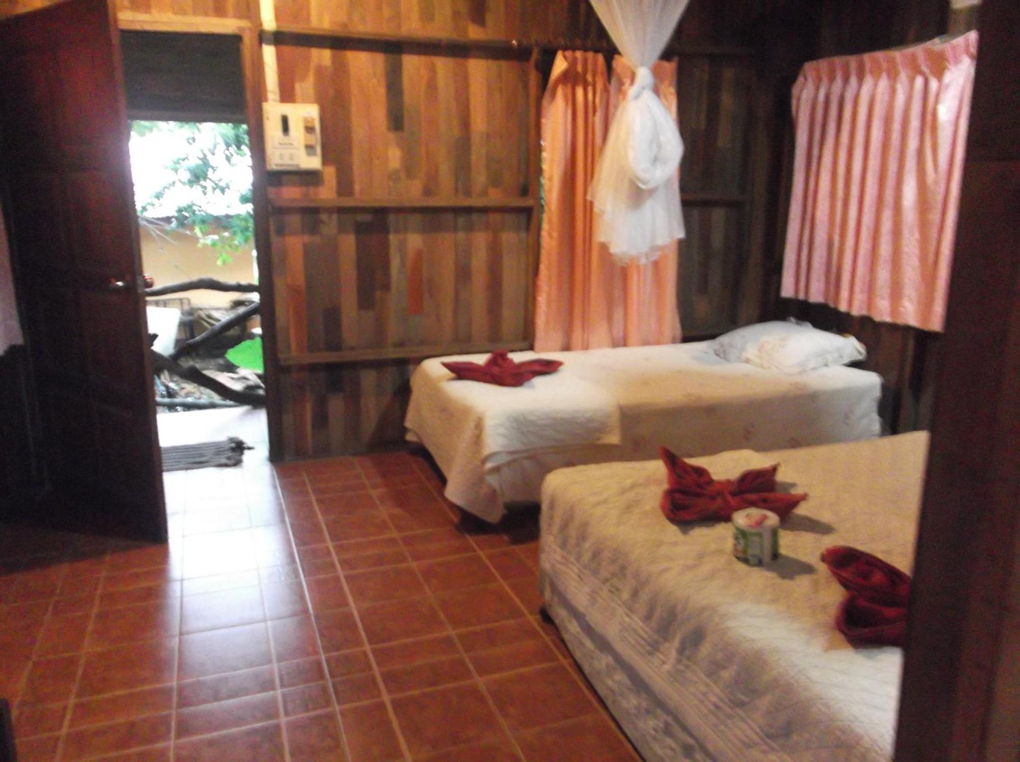 Bamboo House Khao Sok National Park Exterior foto